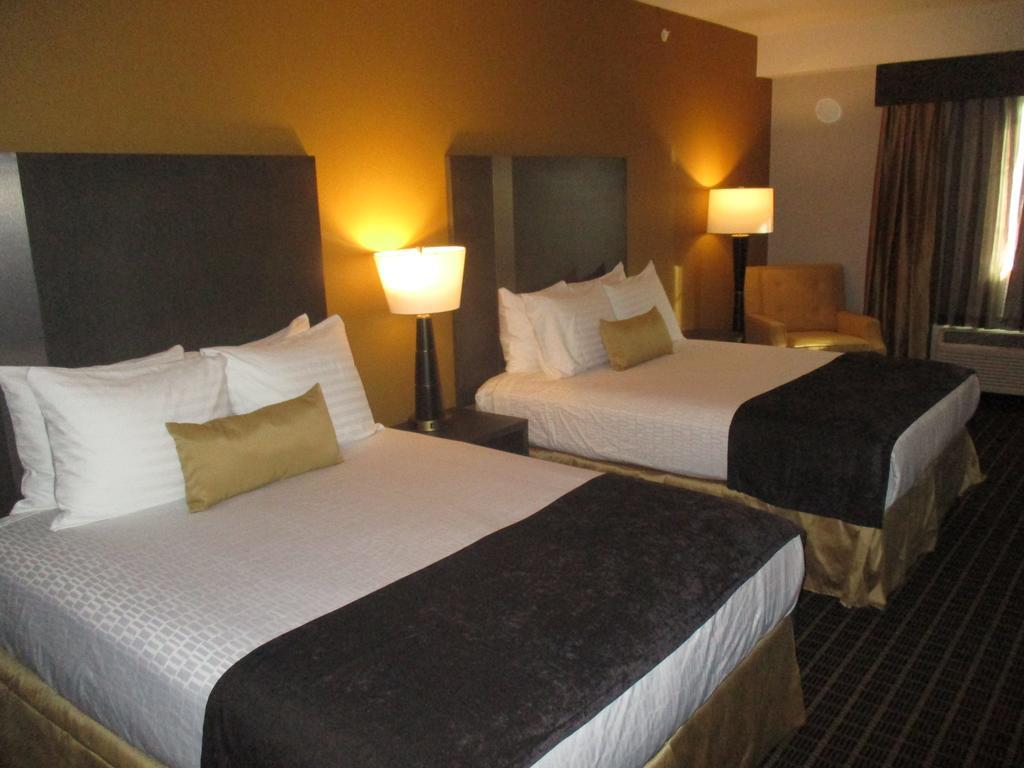 Best Western Plus Lampasas Inn & Suites Room photo